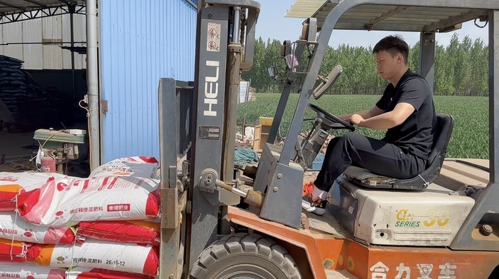 00后体育生跨界当起新农人 2年卖出12万份农资产品