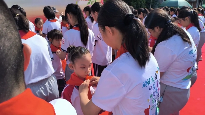 让每一朵花灿烂绽放！济南市泉城花园小学举办儿童剧展演节活动