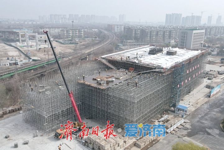 项目强省会｜4.3万吨转体桥取得新进展！腊山河西路北延项目主桥开始上部结构施工