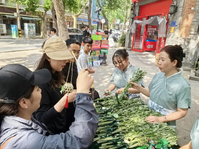 累计320余场公益活动！泉城导游义工传递端午文化习俗