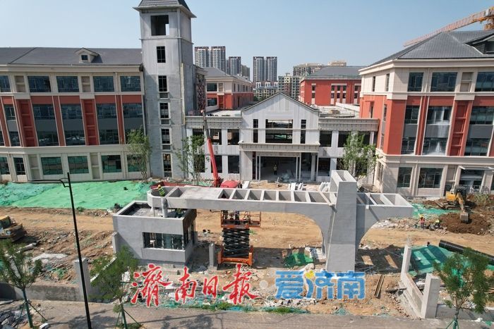 工业南路北小学建设提速，校园主体展露新貌，配套工程同步推进