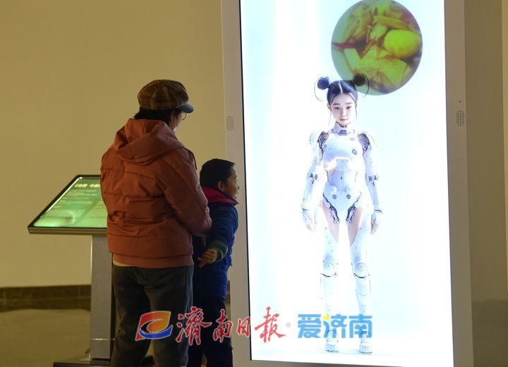 走进“人智时代”，第三届济南国际双年展开展