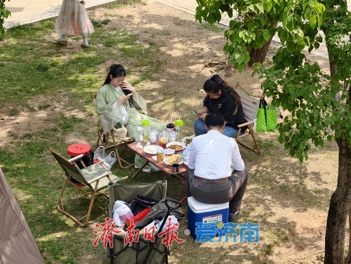 城市公园绿地开放共享 市民乐享家门口的“诗和远方”