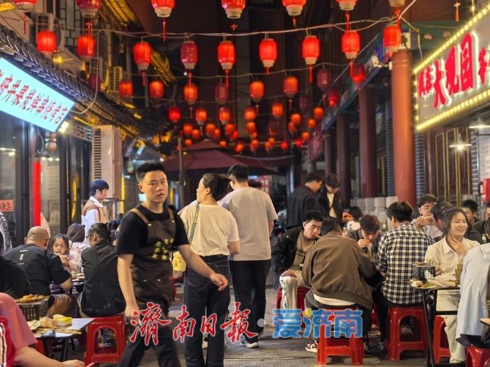 一年四季 泉在济南丨非遗市集 民谣曲艺 在百年商埠“待一整天都不腻”