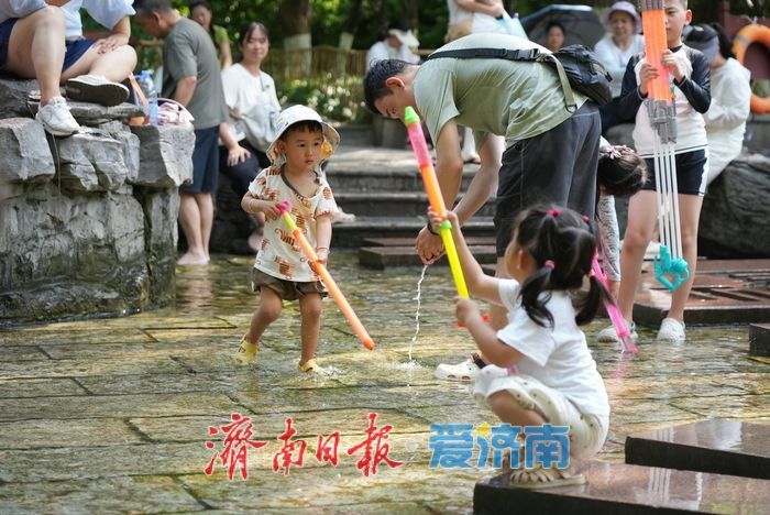 高温炙烤下的泉水“透心凉”