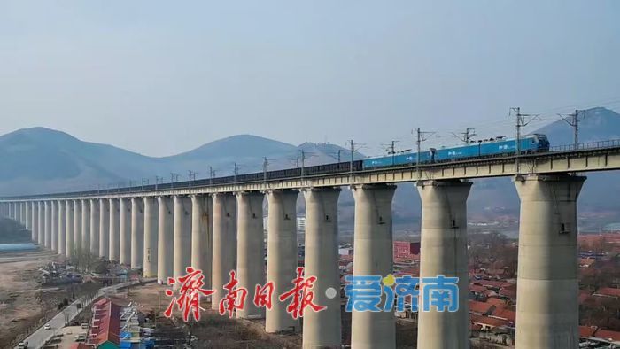 济南司机为华东25家电厂送去万吨“口粮”