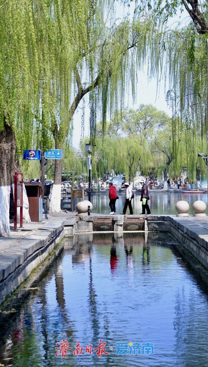 济南明府城游人如织 预热清明假期