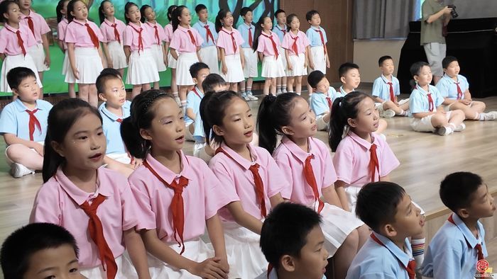 大手牵小手，济南市历下区燕山小学孩子们的儿童节这样温暖度过~