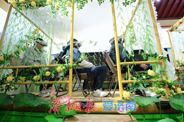 济南首个景区定制化沉浸式VR互动体验项目亮相趵突泉