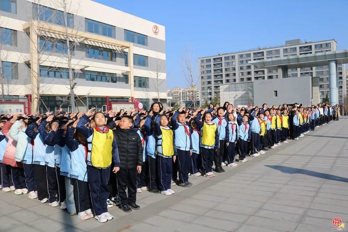 章丘区退役军人事务局举办“开学第一课”暨“老兵进校园”主题活动