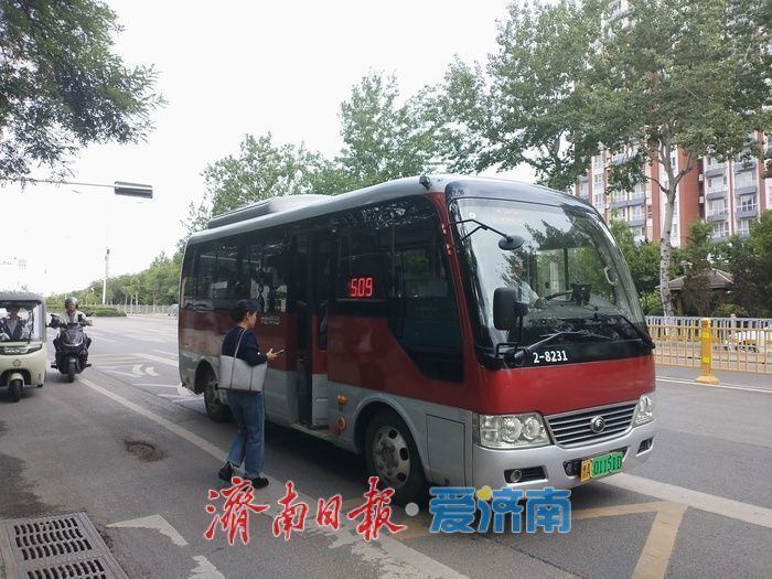 从“绿色先锋”到“幸福快车” 济南首条纯电公交线路已陪伴市民走过10年时光