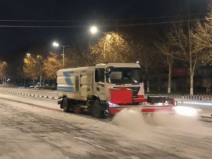 2.4万人次鏖战30小时，济南市区主次道路已无积雪通行顺畅
