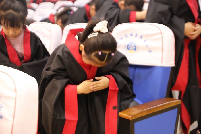 束脩传雅礼 逐梦启新篇 —— 梁王小学一年级新生迎来别样入学仪式