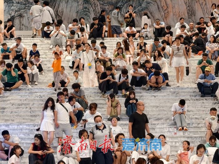 夏日清凉，山东博物馆中庭成纳凉热门地