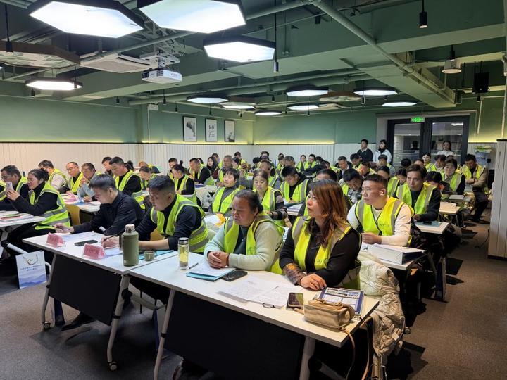 “济南市农业无人机飞行军”成立，66名首批飞手提交“入伍申请书”