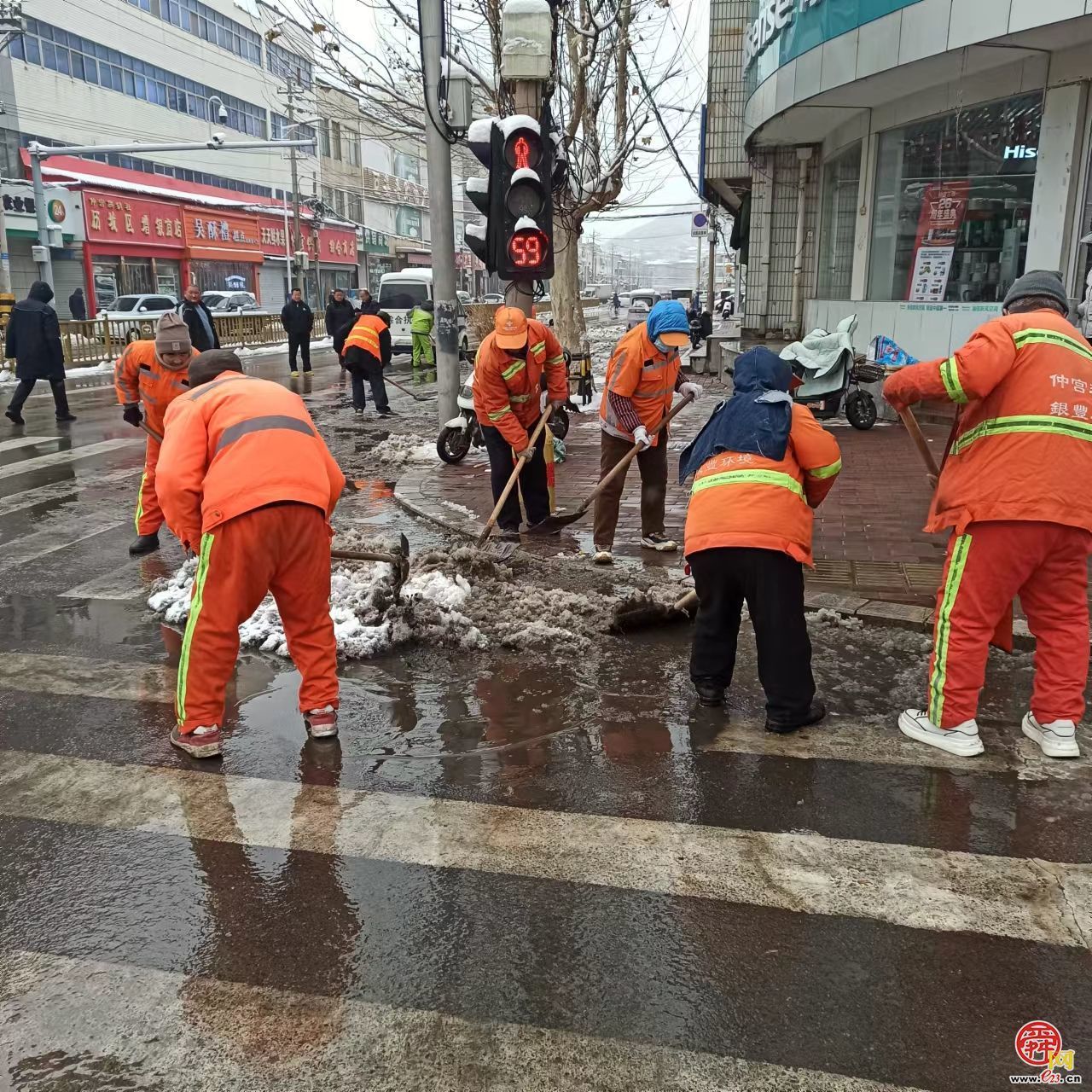 迎寒而上 清出温度——济南全城联动打响清雪除冰“共治战”