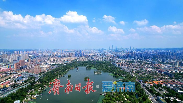 一年四季 泉在济南丨“棉花糖” 白云缀晴空 大明湖颜值爆表