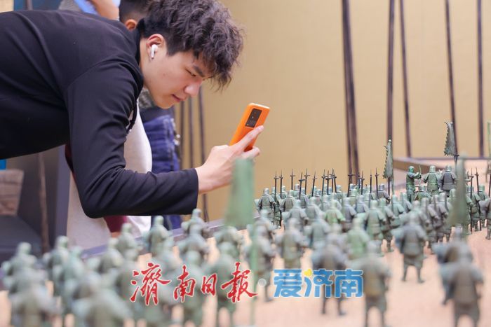 齐长城文化博物馆试运行首日人气高涨