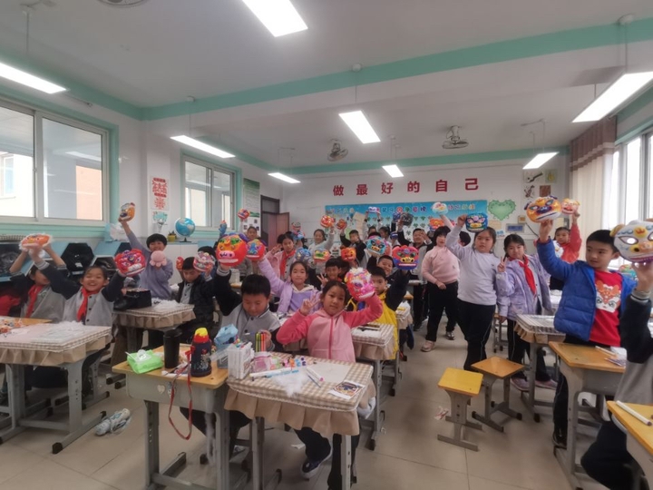 亲手做醒狮面具，非遗文化走进高新区雅居园小学