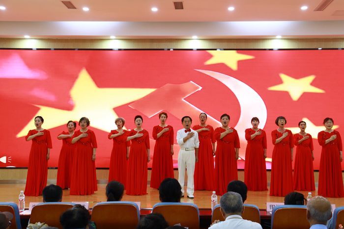 堤口路街道金色阳光社区：沉浸式艺术党课，身临其境学党史