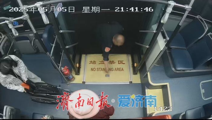 来济旅游遭遇大雨，泉城人的善意让她感动——游客点赞：这座城真的值