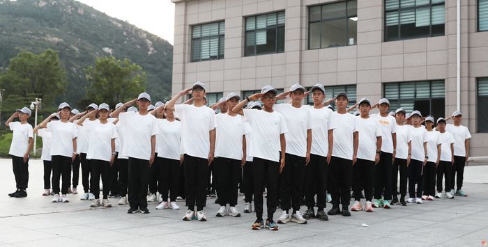 “爱我国防”军事体验活动第一期第二日 ——汗水浇灌成长，迷彩青春正当时