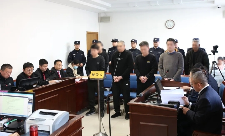 济南一座汉墓被盗 9人盗掘古墓葬受审