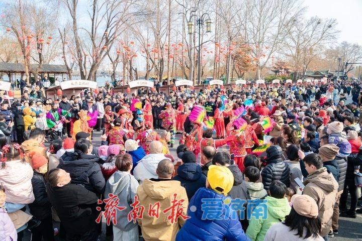 正月初五，山东200家旅游景区接待游客463.5万人次，营业收入2.2亿元