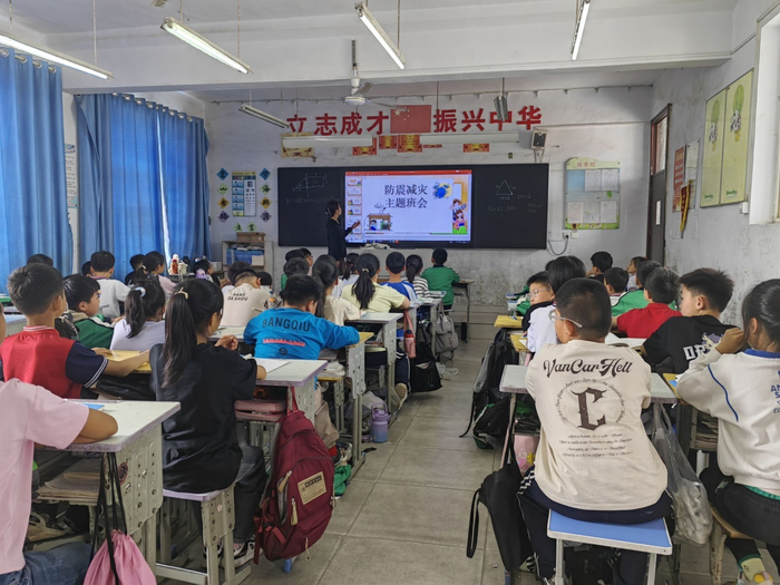 商河县郑路镇展家小学：防震减灾科普教育在行动