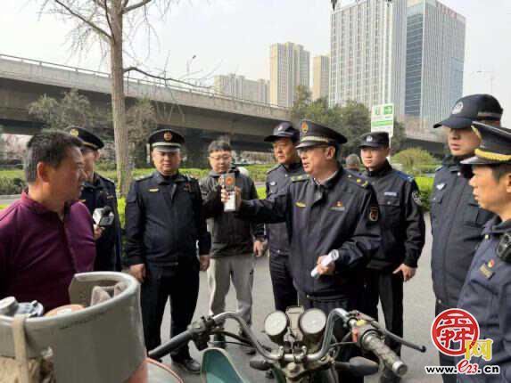 普法先行 规范经营 济南多部门开展“摊点规范治理·共建文明城市”普法宣传活动