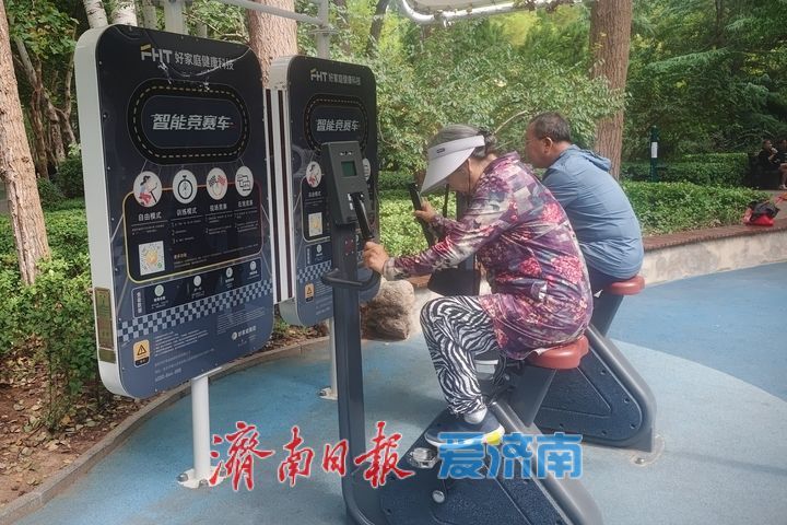 一年四季 泉在济南丨乐享秋日好时光 林间健身展活力