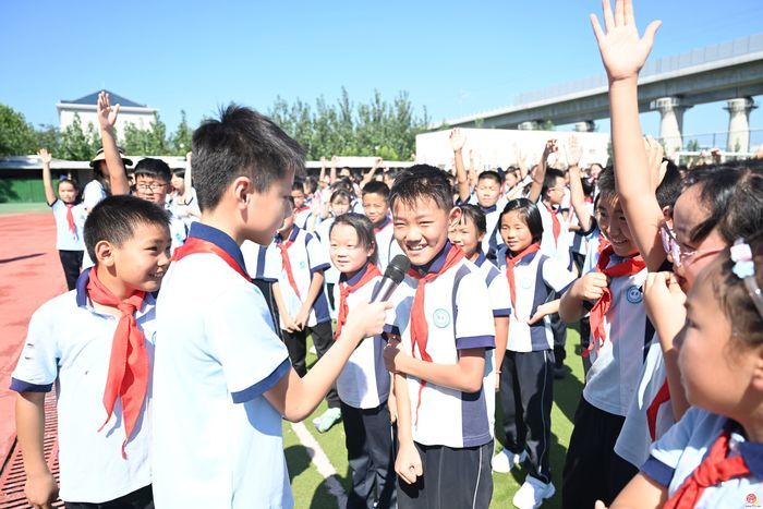 致敬荣耀之光  筑牢法治之基-----济南市市中区锦华学校开学典礼