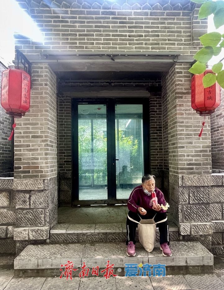 一年四季 泉在济南丨济南西更道街 秋景文创交织 转角遇见小确幸