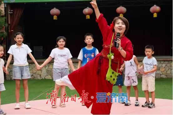 国庆假期秘境石崮寨火爆出圈！石崮寨三娘坐镇才艺大舞台，江湖好戏轮番上演