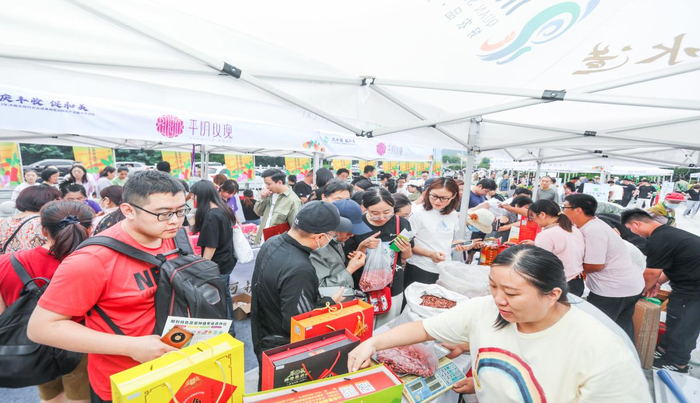 企业携农产品即将亮相济南市庆祝2025年中国农民丰收节活动，让市民一次买个够