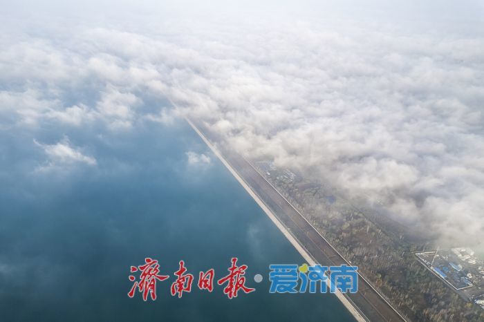 一年四季 泉在济南丨云端仙境！初冬时节济南起步区现平流雾景观