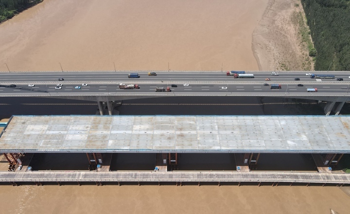 项目强省会｜京台高速齐济段黄河特大桥 主塔建设有序进行