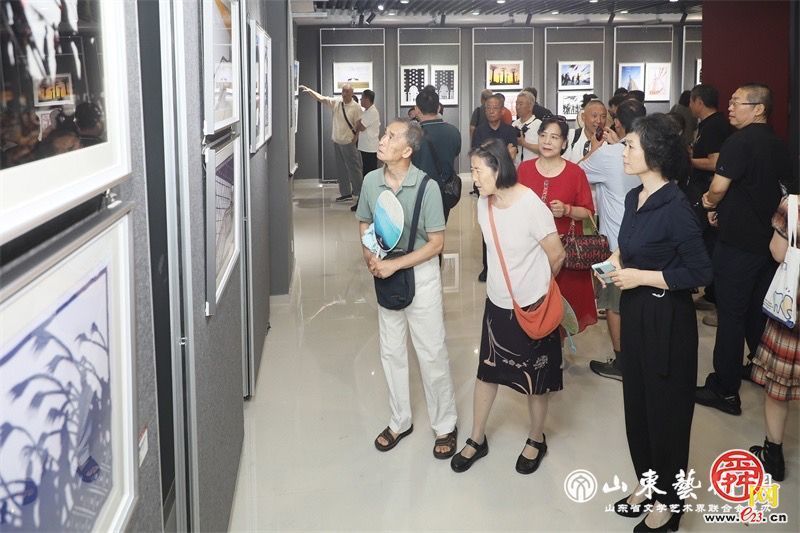 “裁光剪影——渠晋湘‘摄影·剪纸’跨界艺术作品展”在济南开幕