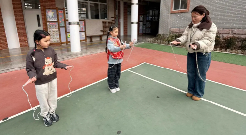“绳”采飞扬，冬日最暖的光芒 ——济南市制锦市小学一年级二班跳绳挑战赛