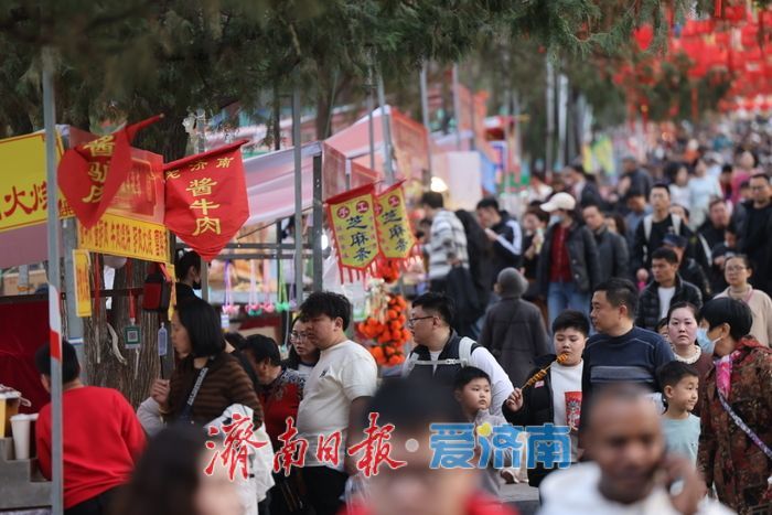 “泉”在济南过大年｜正月初五千佛山人气旺 登高赶会年味浓
