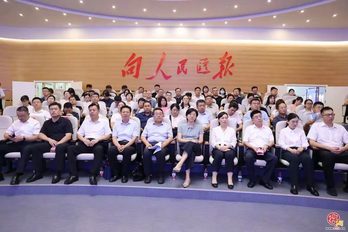 “深化理实一体教学 服务地方经济工作会暨黄大年式教师团队工作站挂牌仪式”成功举行