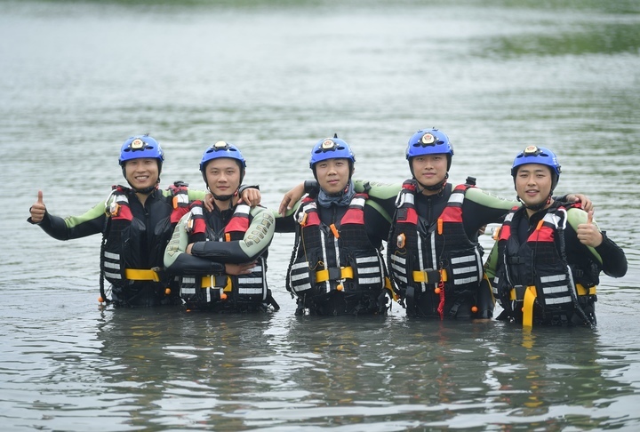 济南消防开展水域救援演练