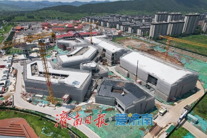 打造东城一站式度假目的地！济南高新百联奥特莱斯二期建设提速