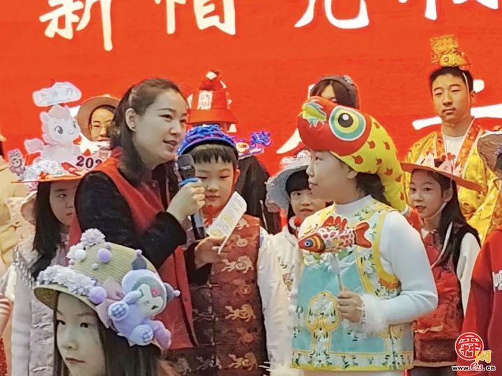 新年展 “新帽”，策马向目标 —— 济南市历下区龙德学校开学典礼创意启新程