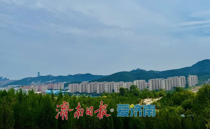 登高龙洞览秋色 乐享徒步好时光