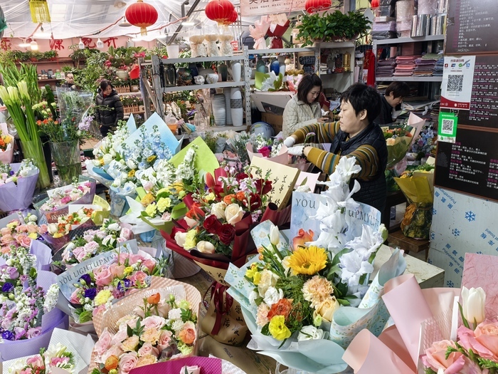 三八妇女节临近，济南花卉市场迎来消费热潮