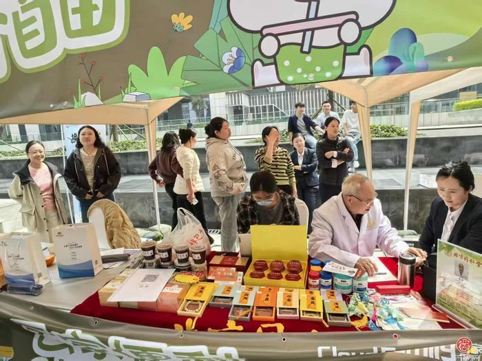 足不出楼把脉问诊！这场中医义诊，温暖了业主的心