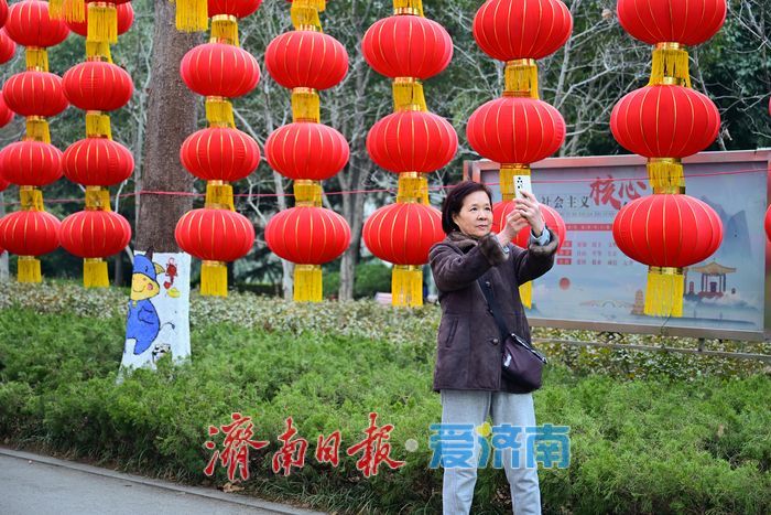 一树一画一风景 花圃公园解锁游园新乐趣