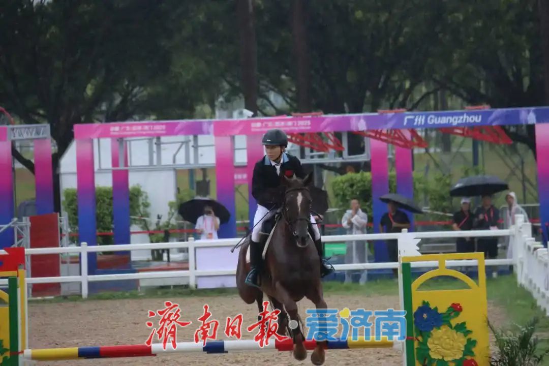 十五运山东首金来了！张明煜夺得现代五项（老五项）女子个人金牌