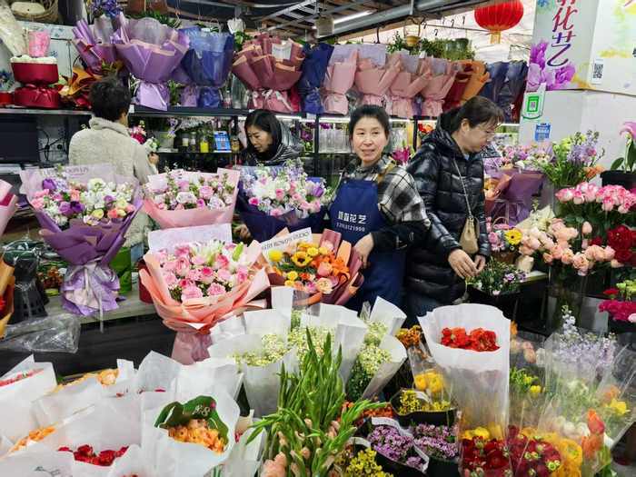 三八妇女节临近，济南花卉市场迎来消费热潮